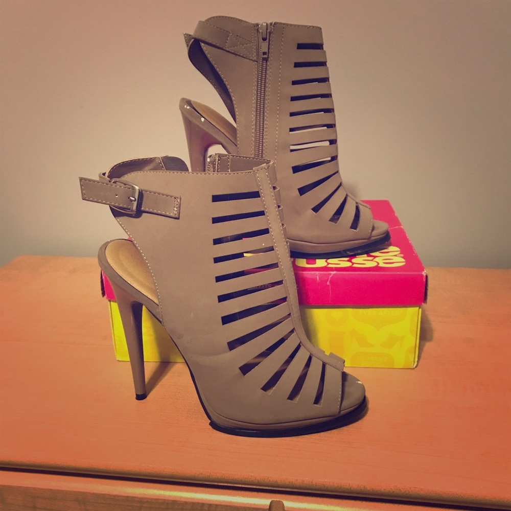 Holly Shoe